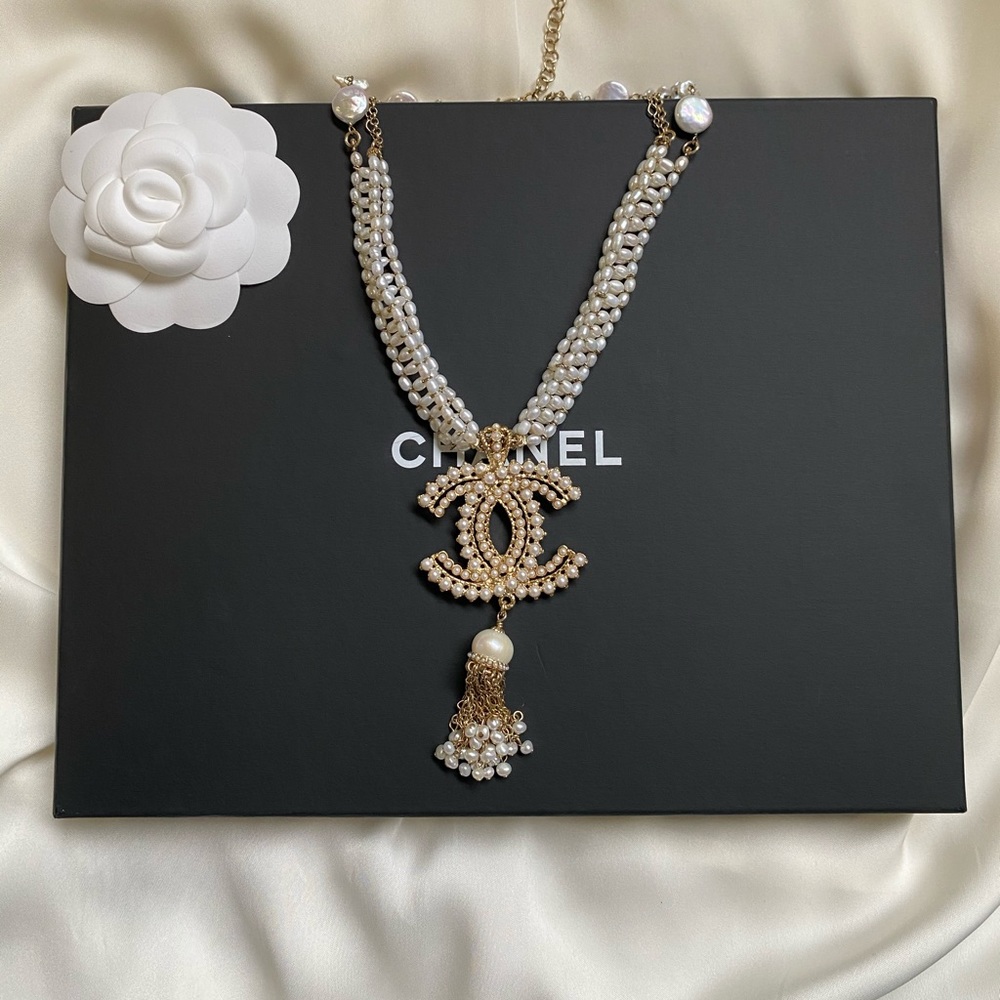 authentic chanel CC necklace C-Shell